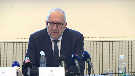 Peníze na platy nepedagogických pracovníků