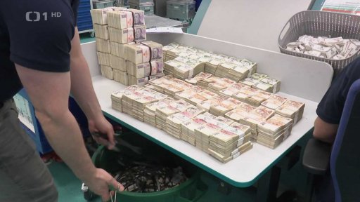 Oběh bankovek a mincí v ČR