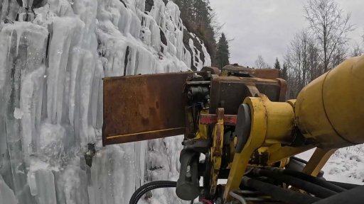 Likvidace nebezpečného ledopádu