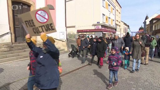 Demonstrace na kladenském náměstí