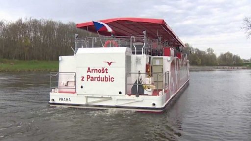 Loď Arnošt z Pardubic vyplula