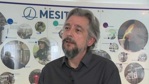 Zbrojaři hledají lidi