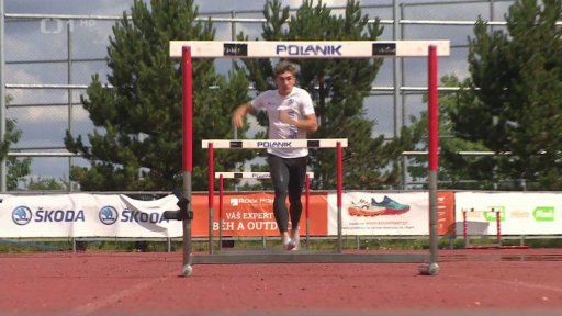 Stavba atletické tribuny v Plzni