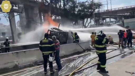 Mrtví po výbuchu cisterny v Mexico City
