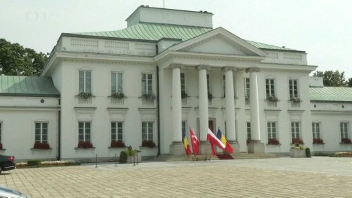 Dron nad vládními budovami ve Varšavě