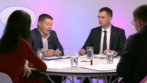 Kdo vydělává na cenách jídla a energií?