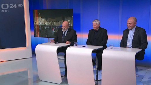 Konkláve - víra, nebo politika?