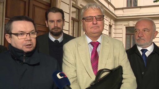 Nejasný růst platů státních zaměstnanců