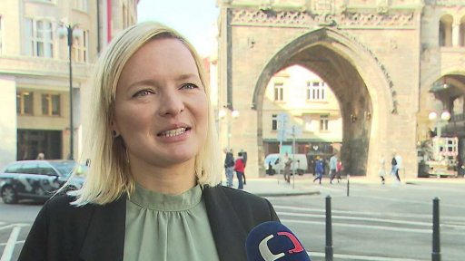 550 let Prašné brány