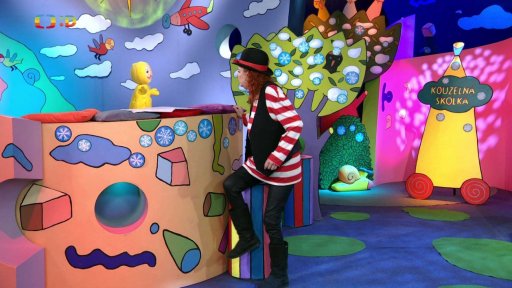 Obrázky od dětí z papíru záhadně zmizely, Majda a František se snaží záhadu vyřešit…