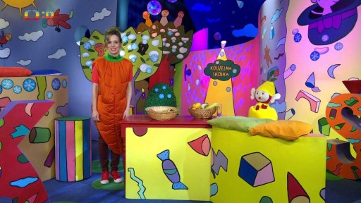 Filípek si dává citronovou šťávu a stane se citronem. Nastává spor, kdo má víc vitamínů, kdo je důležitější…