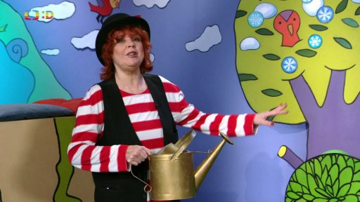 Ve školce je vodník, kterému usychá šos. Majda s Františkem přivolávají déšť…