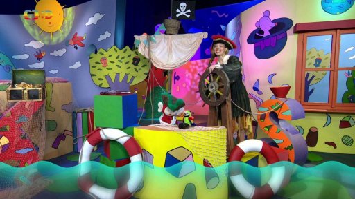 Lucka jako pirát zpívá PIRÁTI ŠKOLKOVÍ + obrázky + rozloučení