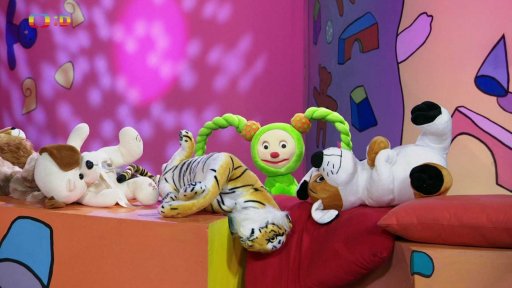 Fany volá doktora Bebíčka ke svým zraněným plyšákům…