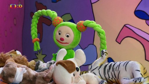 Doktor Bebíčko léčí a vysvětluje první pomoc a číslo 112…