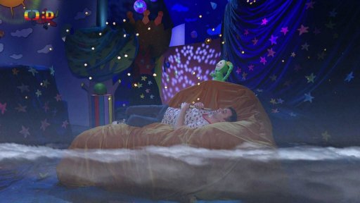 Matouš plní Fanynčino přání a staví neobvyklý mrakodrap - polštářový...