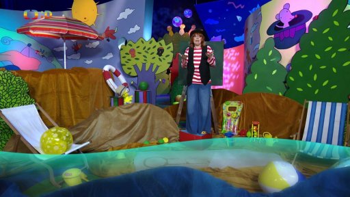 Majda se dětí ptá, jestli umí plavat. A během písničky PLAV si plavání cvičí…