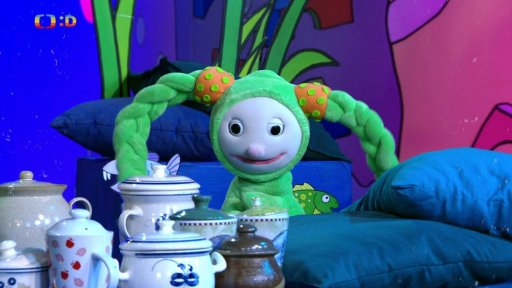 Matouš si hraje na vodníka a Fany prosí o vyhlášení soutěže o největší bublinu, kterou chce vyhrát