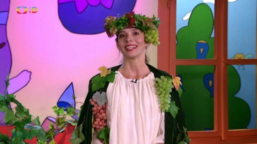Ve školce se objevil bůh vinné révy Bakchus, kterému ptáčci sezobali hrozny. Ale má hrozinky...