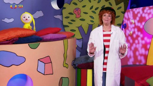 Majda s Františkem si hrají na “polštářovou nemocnici”…