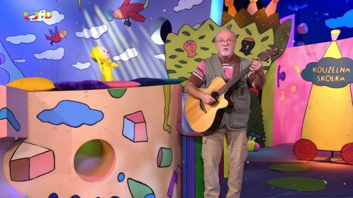 Děda vítá děti a svou písničkou vysvětluje, co je to “babí léto”…