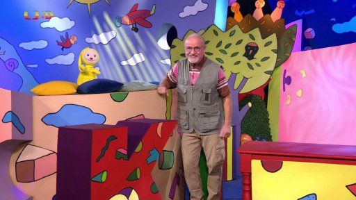 Děda Františkovi vysvětluje, co jsou bábrlata, k čemu slouží a pár jich také vyrobí…