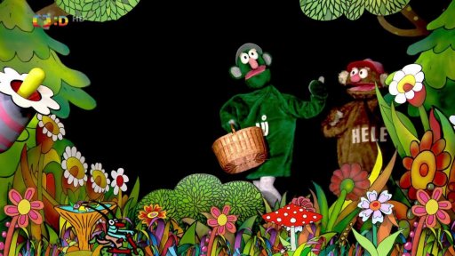 Jů a Hele si připraví koš s dobrotami a chtějí si na Paloučku užít májový piknik. Muf jim to chce překazit.