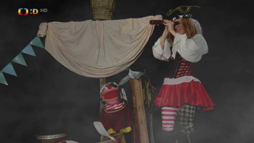 Drsňačka s Fámulou pádlují na ostrov pro poklad. Záhy zjistí, že to nebyl ostrov, ale velryba. Fámula je zklamaná.