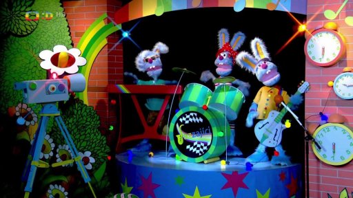 Májová přeháňka je trošku nevyzpytatelný host, pořád se odbíhá přehnat a nakonec vznikne obava, aby v Brzoránošou nebylo mokro. A do toho má Evelína alergickou rýmu.