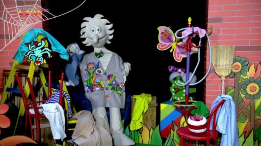 Pip si zařídil odpočinkové lázně.