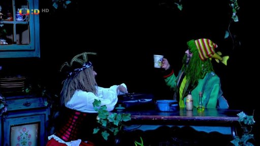 Za Vodníkem se potopila Drsňačka Ukrutná a donesla mu kapky na kašel. Z hrníčku ale vyletí dušička a Drsňačka se poleká, Vodník ji však uklidní, že je po dědovi, protože on přece dušičky nechytá.