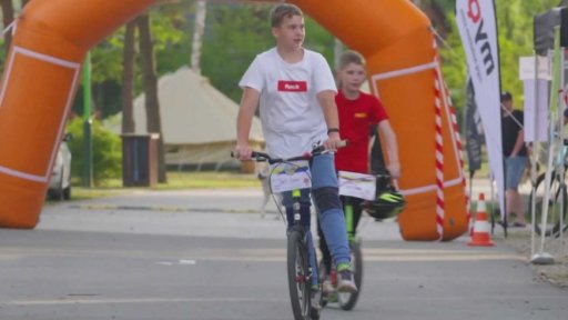 Noční koloběžkování v Hradci Králové