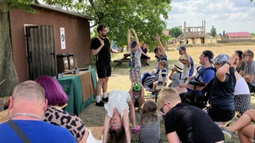 Léto s loutkovým divadlem