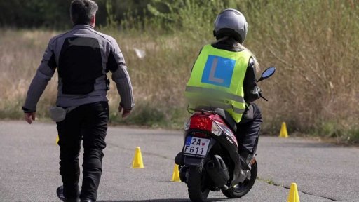 Řidičák na motorku – těžko na cvičišti, lehko na bojišti