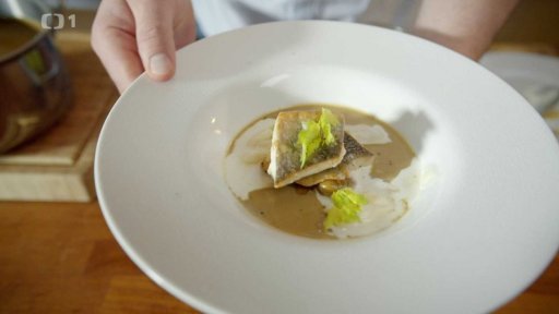 Kaštanová polévka s portským vínem a pečeným sivenem