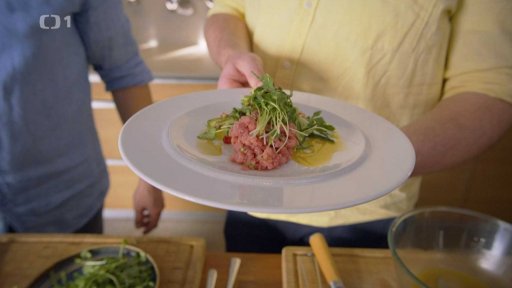 Tatarák z telecího masa s křupavým salátkem