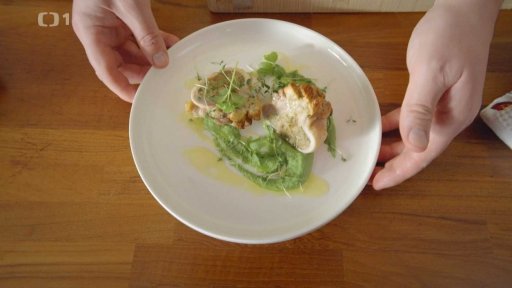 Kuře s nádivkou a brokolicovo-špenátové pyré