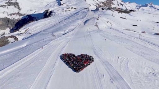 Vyšetřování požáru ve švýcarském baru