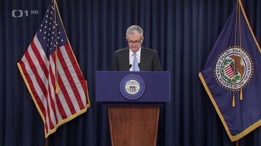 Evropští bankéři stojí za Powellem