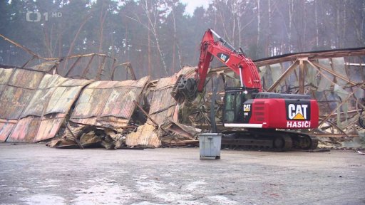 Demolice haly po požáru
