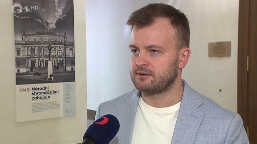 Koalice chce mimořádnou schůzi sněmovny