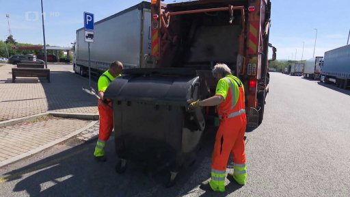 Odpadky v okolí silnic a dálnic