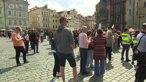 Demonstrace na Staroměstském náměstí