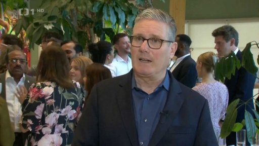 Keir Starmer neodstoupí