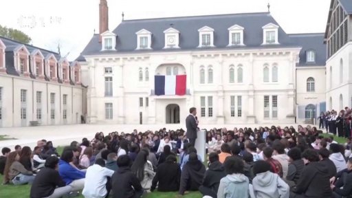 Francouzský soud o zákazu sociálních sítí