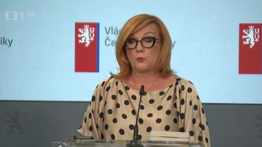 Spor vlády a krajů o peníze na opravy silnic