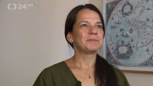 Lidé v Česku pozorují částečné zatmění Slunce