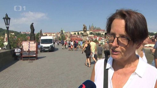 Čištění Karlova mostu