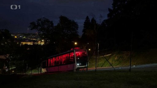 Lanovka mrká a červená se