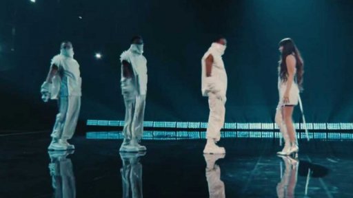 Essyla – Dancing on the Ice